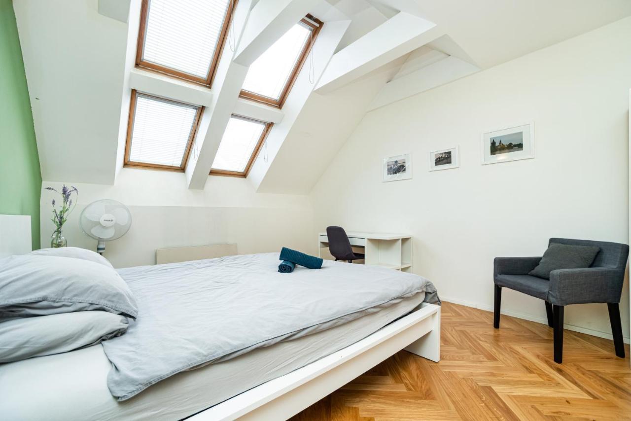 Central, Spacious, Modern 5 Bedrm Duplex W/Balcony Prague Ngoại thất bức ảnh