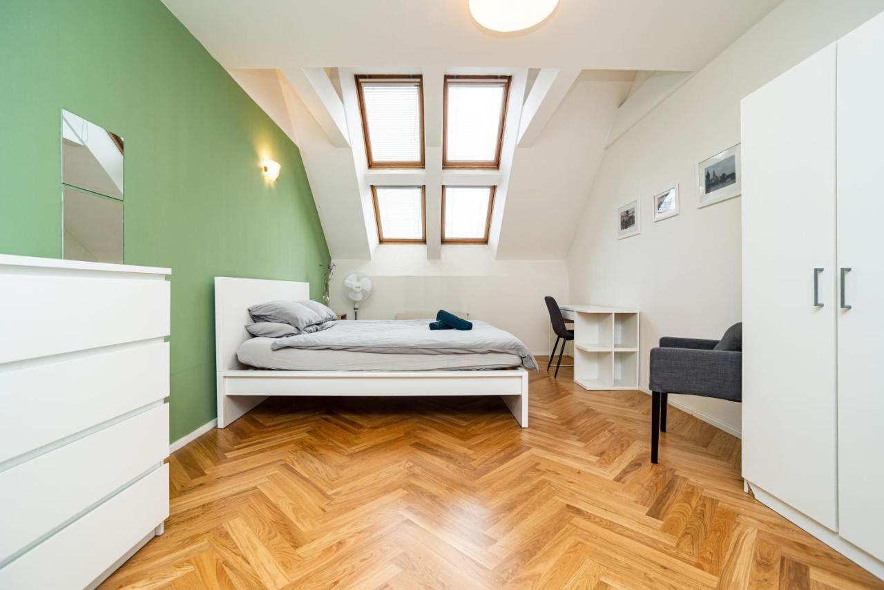 Central, Spacious, Modern 5 Bedrm Duplex W/Balcony Prague Ngoại thất bức ảnh
