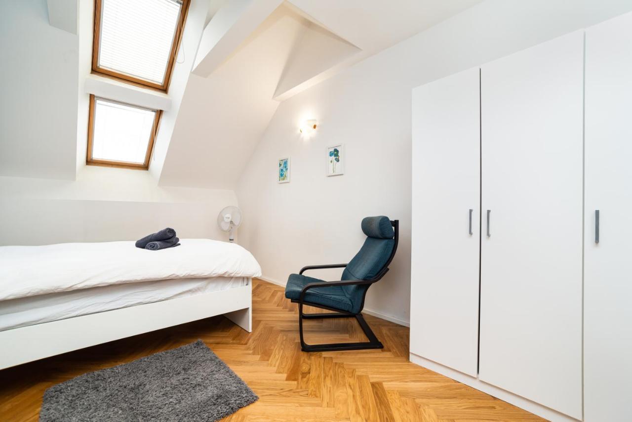 Central, Spacious, Modern 5 Bedrm Duplex W/Balcony Prague Ngoại thất bức ảnh