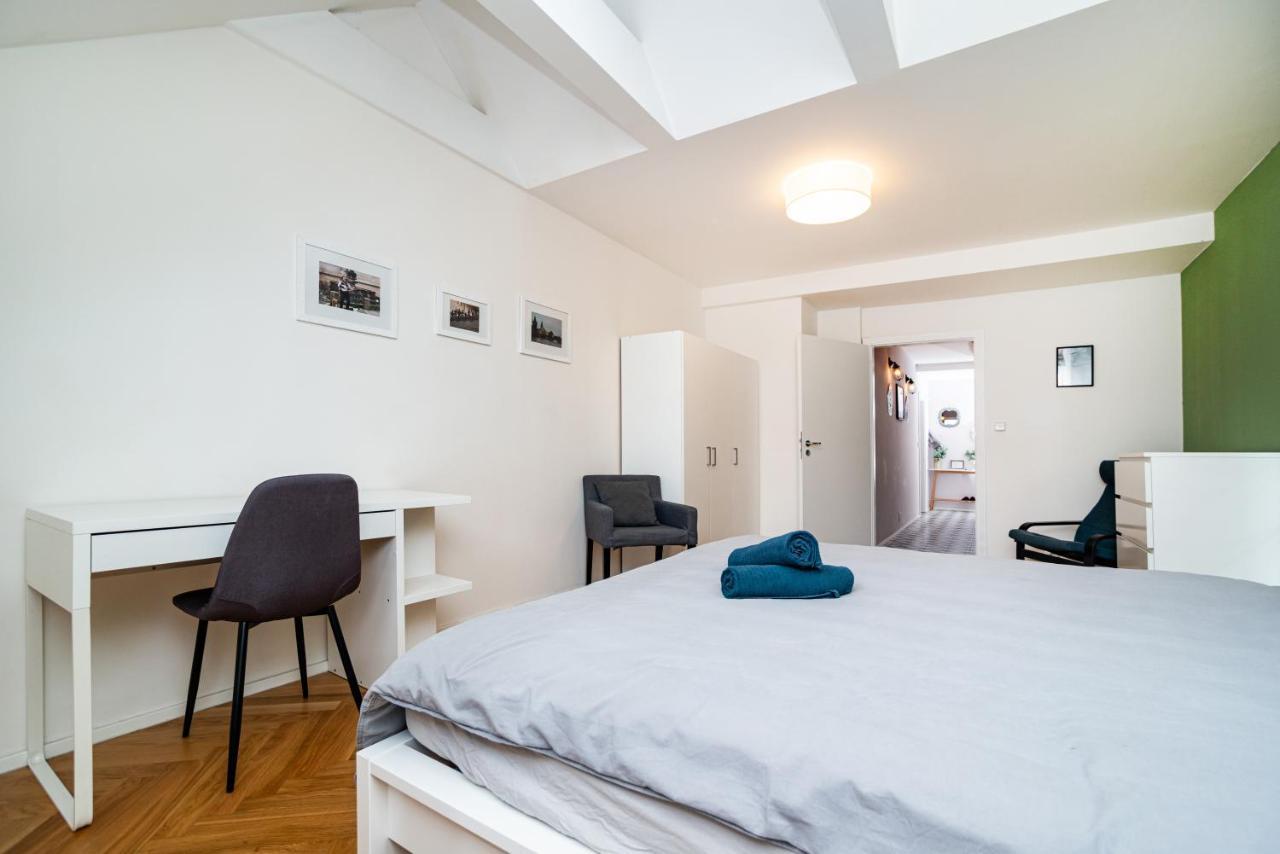 Central, Spacious, Modern 5 Bedrm Duplex W/Balcony Prague Ngoại thất bức ảnh