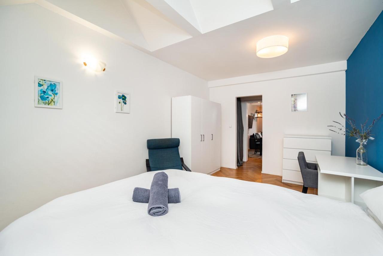 Central, Spacious, Modern 5 Bedrm Duplex W/Balcony Prague Ngoại thất bức ảnh