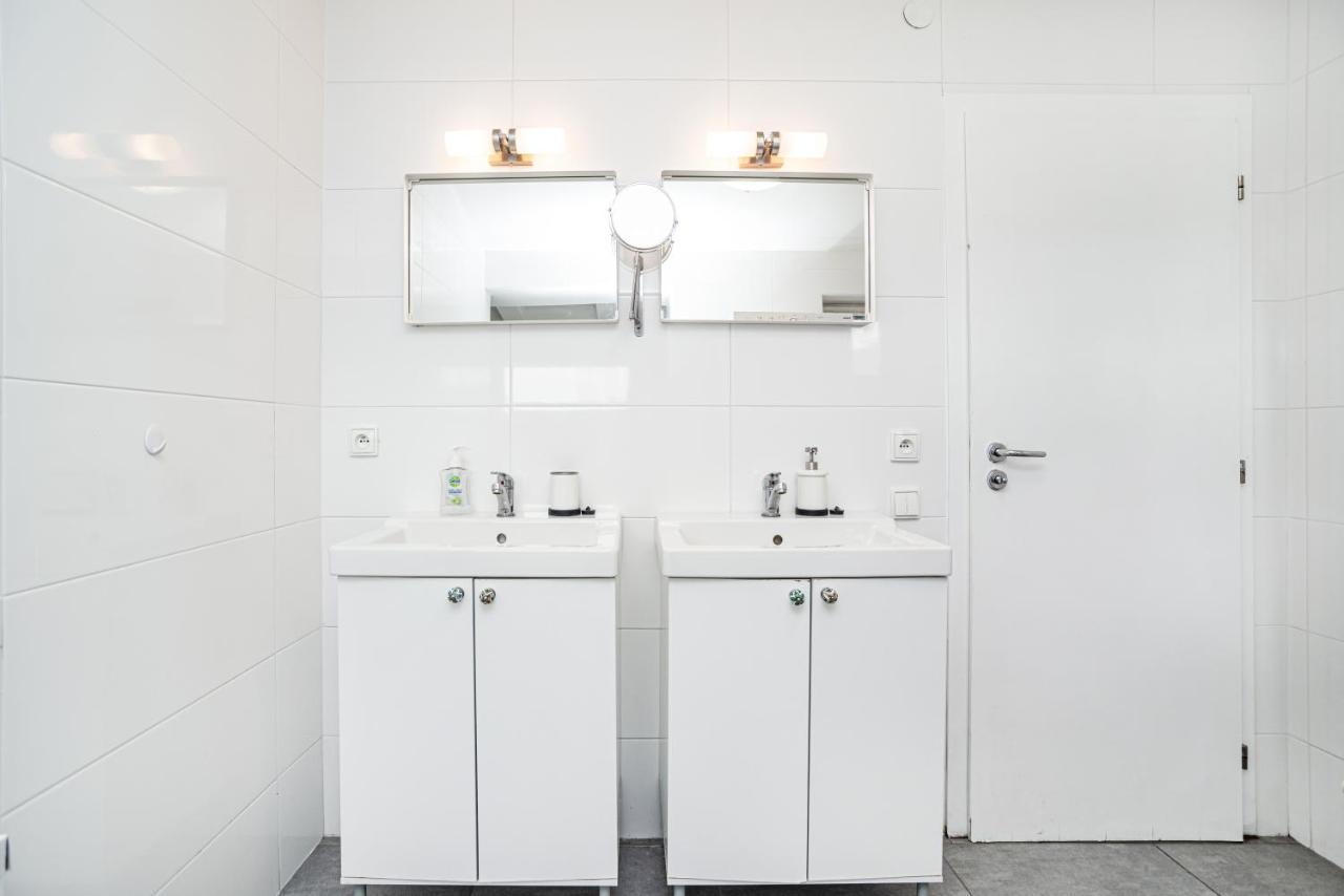Central, Spacious, Modern 5 Bedrm Duplex W/Balcony Prague Ngoại thất bức ảnh